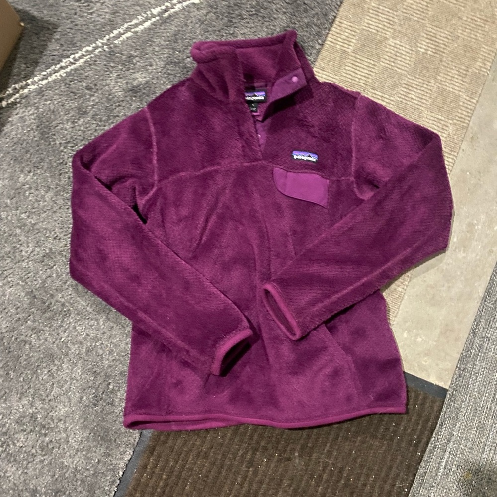 Patagonia sweatshirt